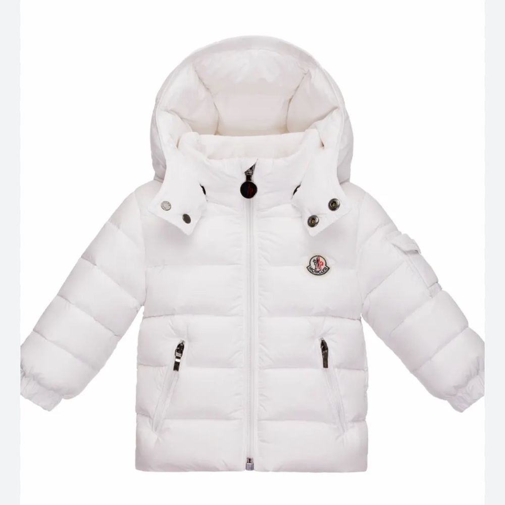 Moncler 6M White Puffer. Very good condition. Purchased from Saks $350
